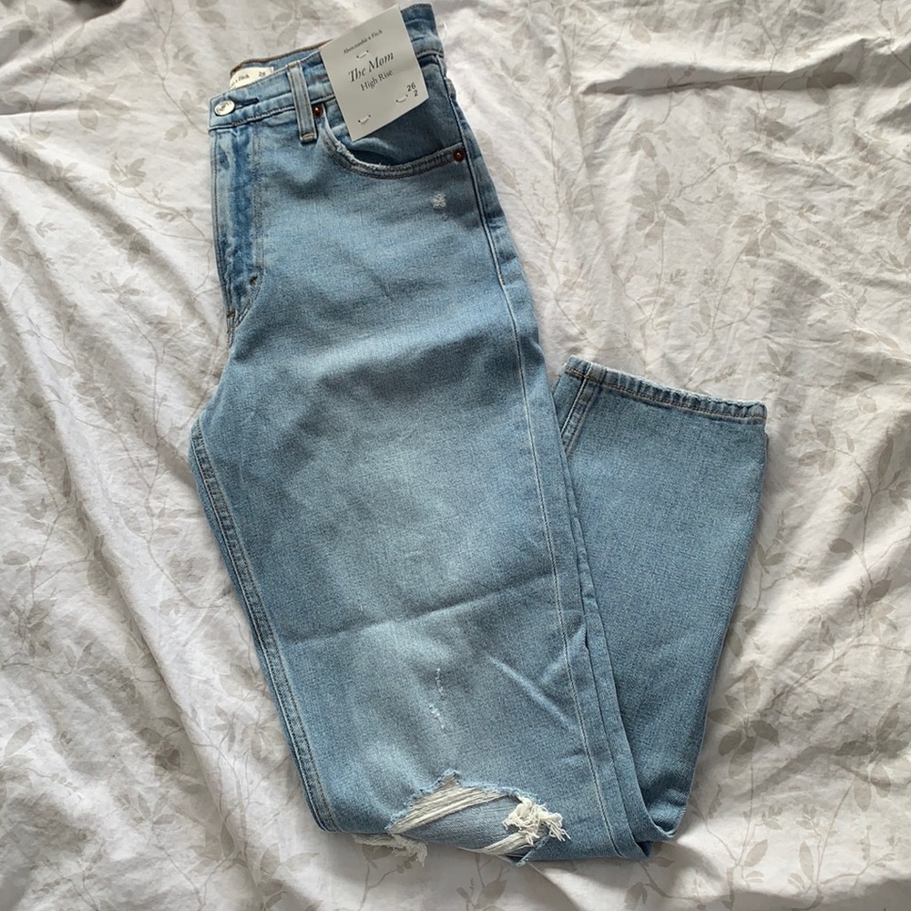 Abercrombie & Fitch Mom Jean